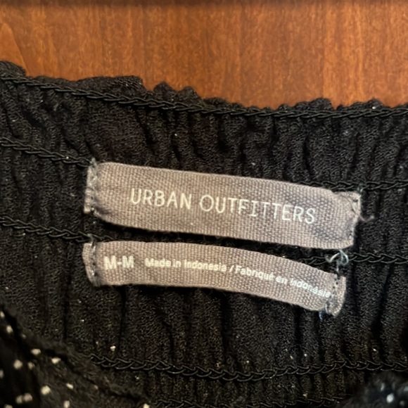 Urban Outfitters Crop - Picture 3 of 3